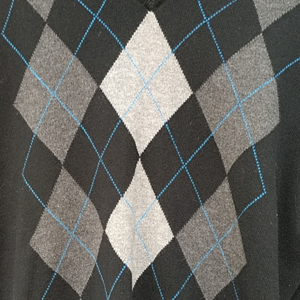 Old Navy Black Argyle Sweater - Picture 2 of 6